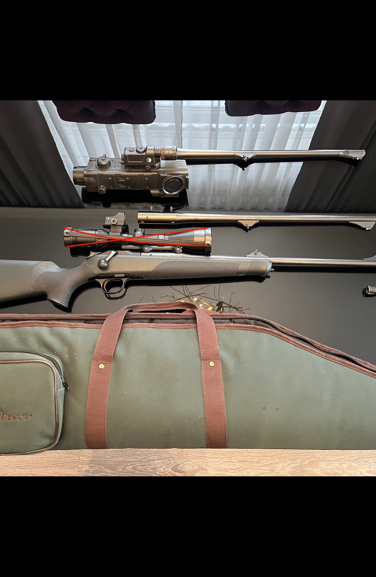 Карабин Blaser R8 Professional с 3 стволами:  223 Rem, 30-06 Sprg и  9,3x62. Быстросъем + оптика!