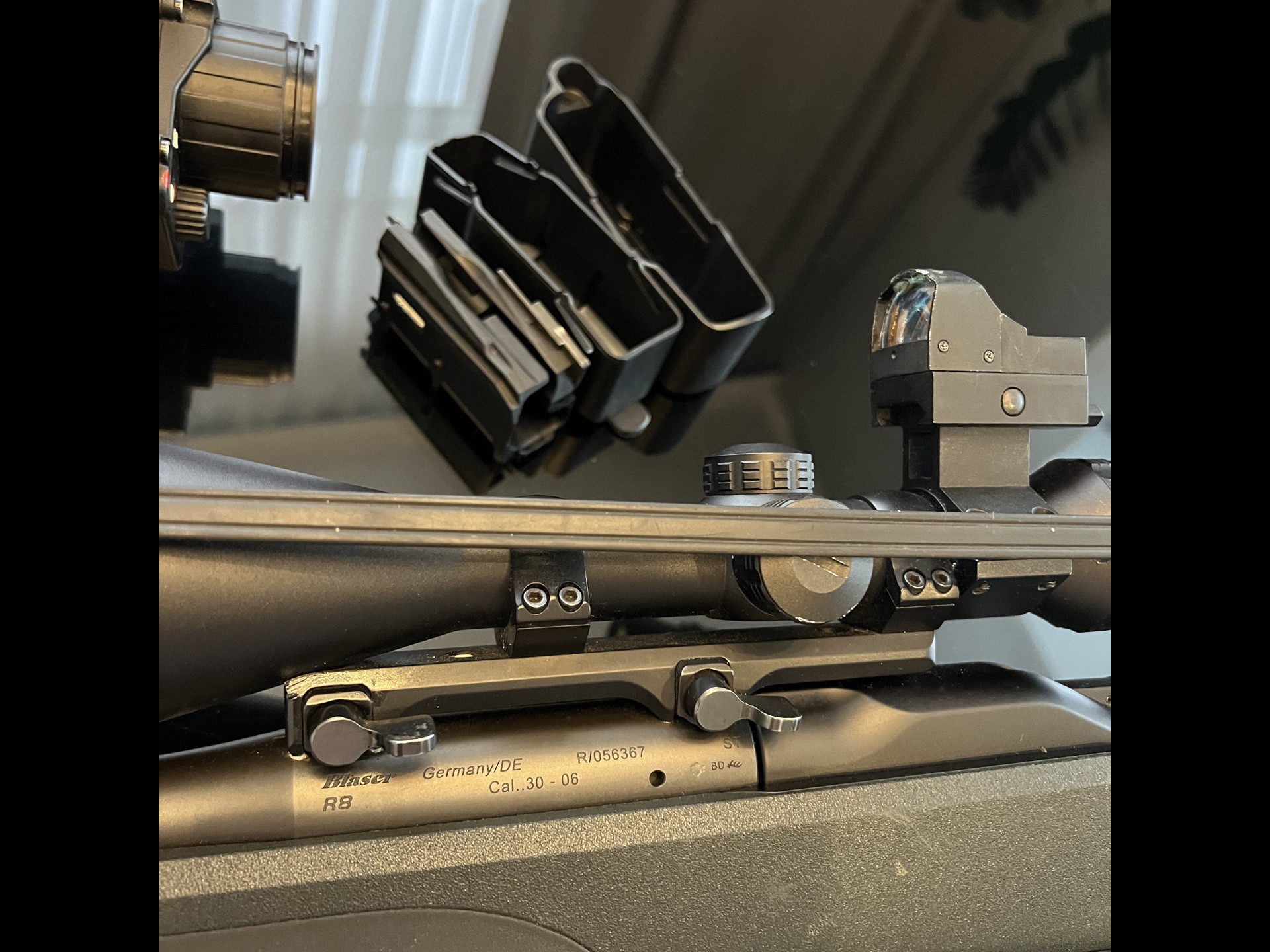 Карабин Blaser R8 Professional с 3 стволами:  223 Rem, 30-06 Sprg и  9,3x62. Быстросъем + оптика!