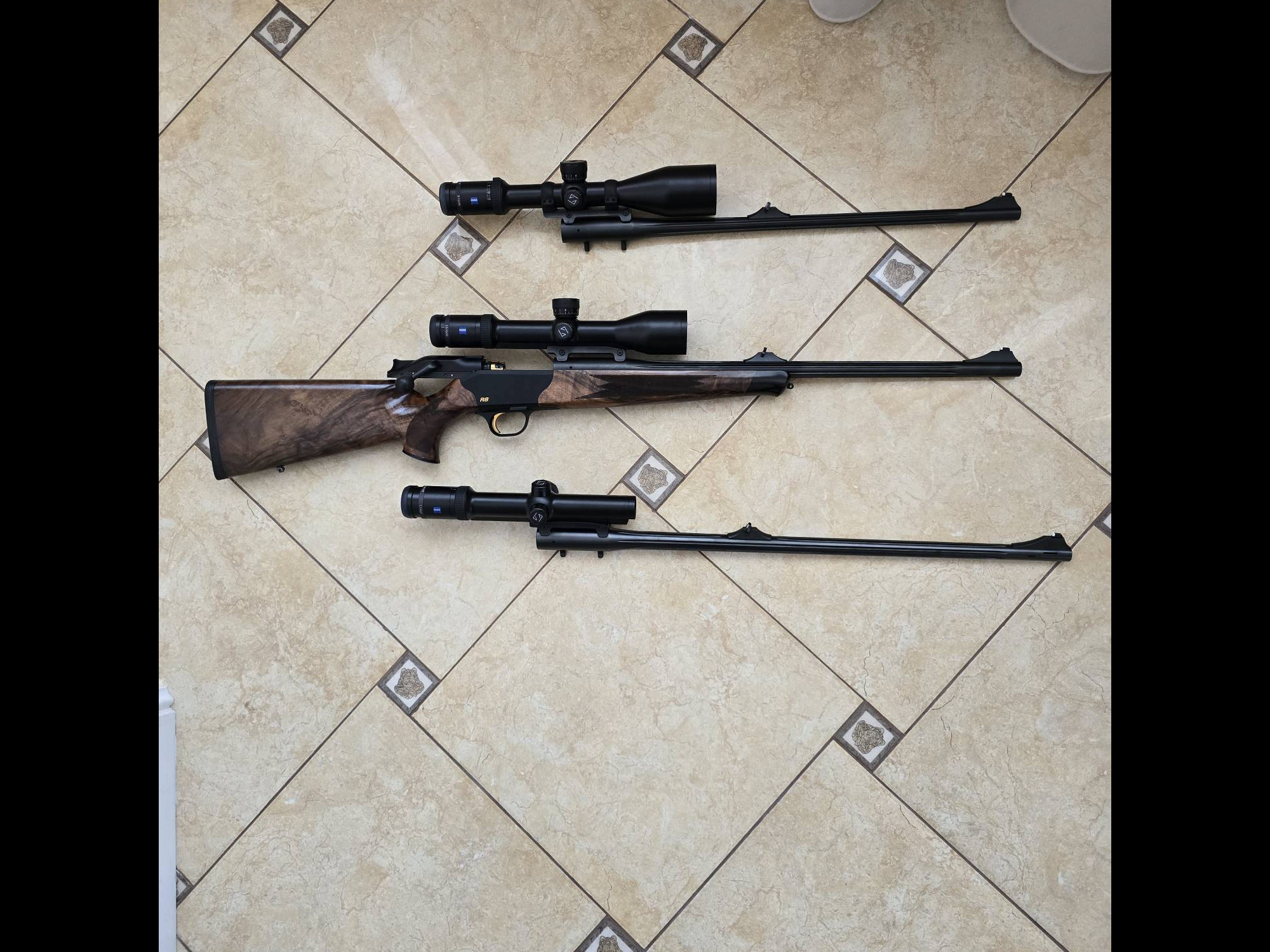 Продам в Москве карабин Blaser R8