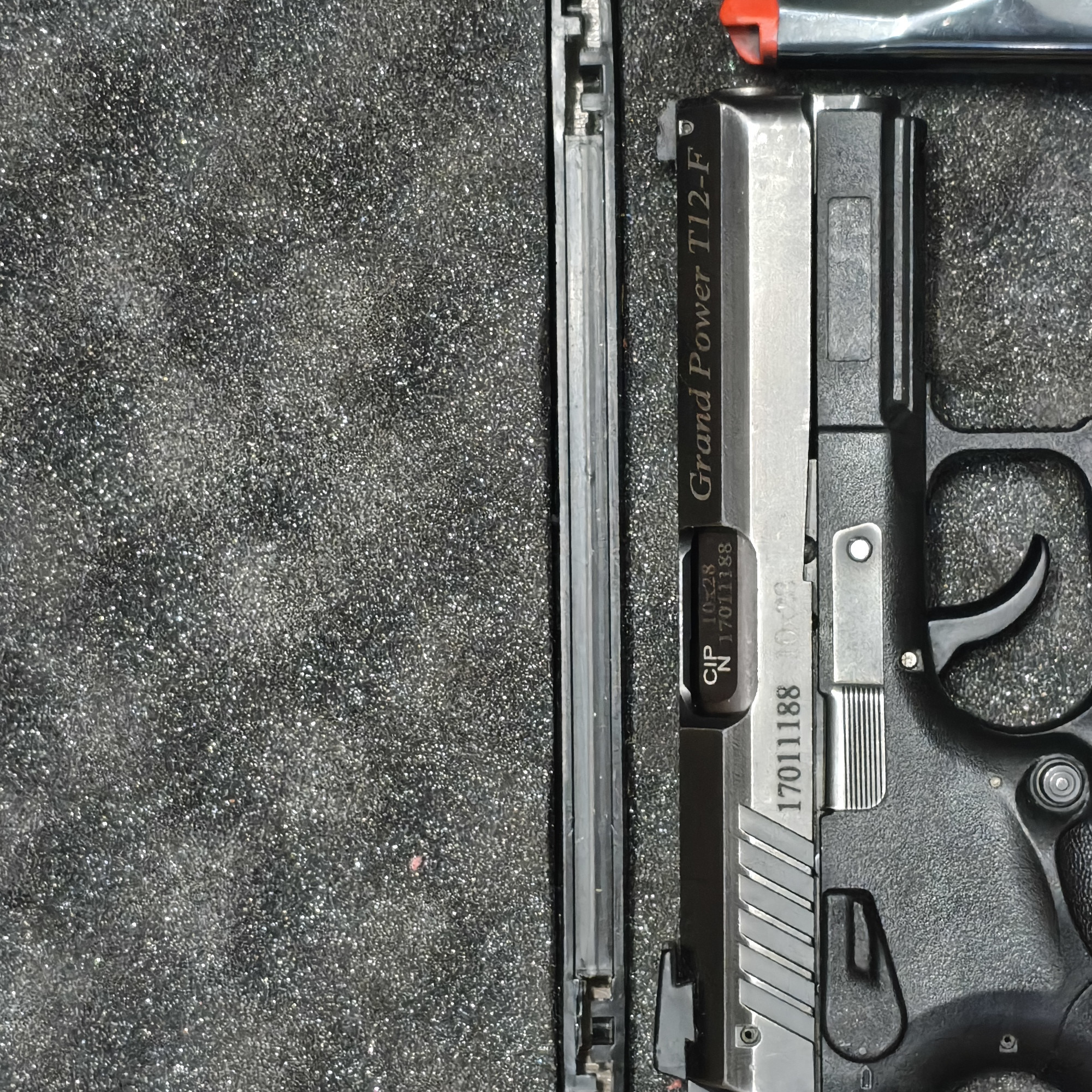 Огнестрельное оружие ограниченного поражения модели Grand Power T12-F